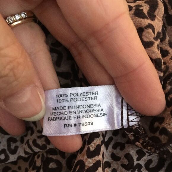 Le Caviar Sz M Leopard Print Ruffled Front Button - Picture 8 of 8